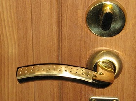 Замена дверной ручки входной двери в Самаре